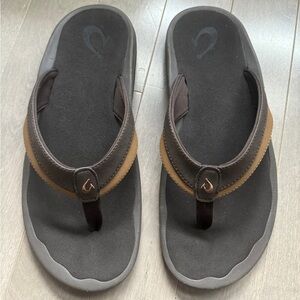 OluKai Ohana Koa Sandals Size 12